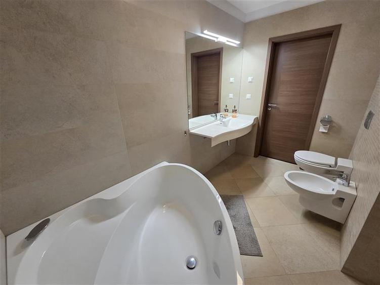 Apartament 3 camere cu priveliste superba in Bellevue Residence - 25