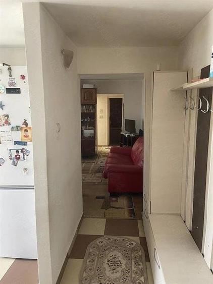 Apartament cu 2 camere semidecomandat, mobilat în Exterior Vest