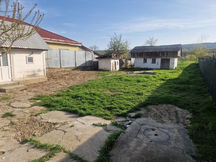 Casă cu 4 camere în Central