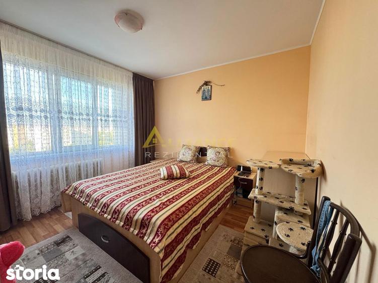 Apartament cu 3 camere, mobilat în Central — fotografia 3