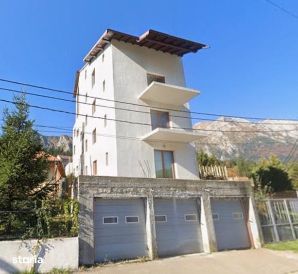 Casă cu Teren 415 Mp în Central