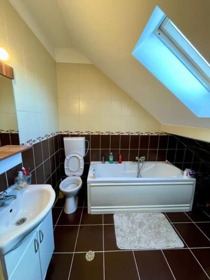 Apartament cu 3 camere semidecomandat în Câmpului