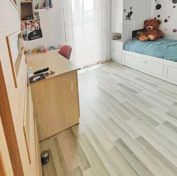 Apartament cu 4 camere decomandat, mobilat în Zorilor