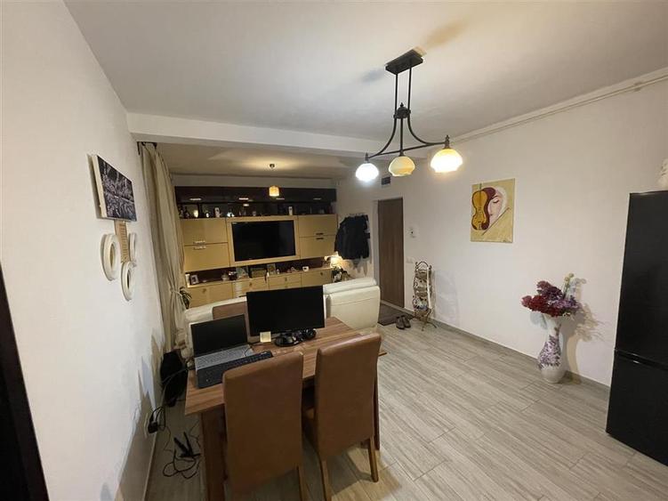 Apartament cu 3 camere decomandat, mobilat în Arhitecților - Calea Cisnădiei