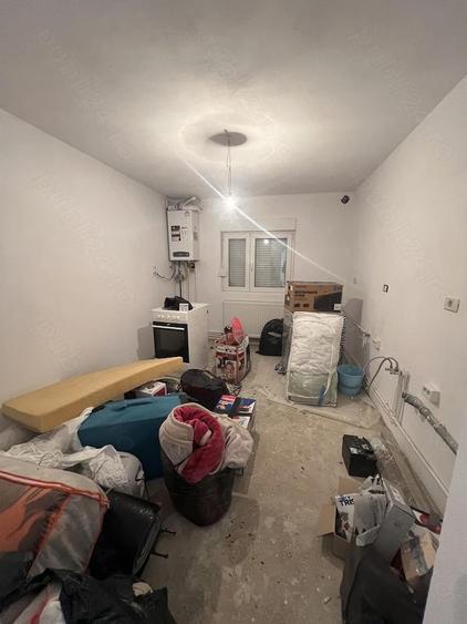 Apartament cu 3 camere nedecomandat în Central