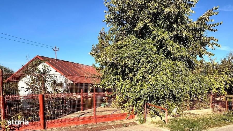 Casă cu 3 camere în Colțu de Jos