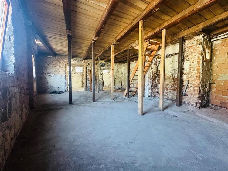 Casă cu 2 camere cu Teren 100 Mp în Ultracentral