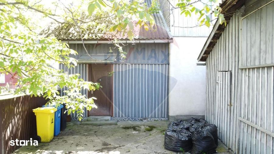 Casă cu 4 camere cu Teren 2287 Mp în Central