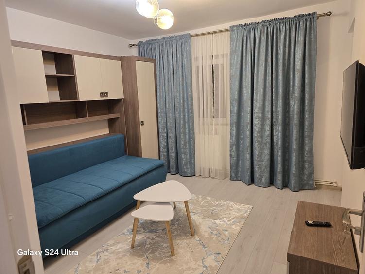 Garsonieră decomandată în Broșteni