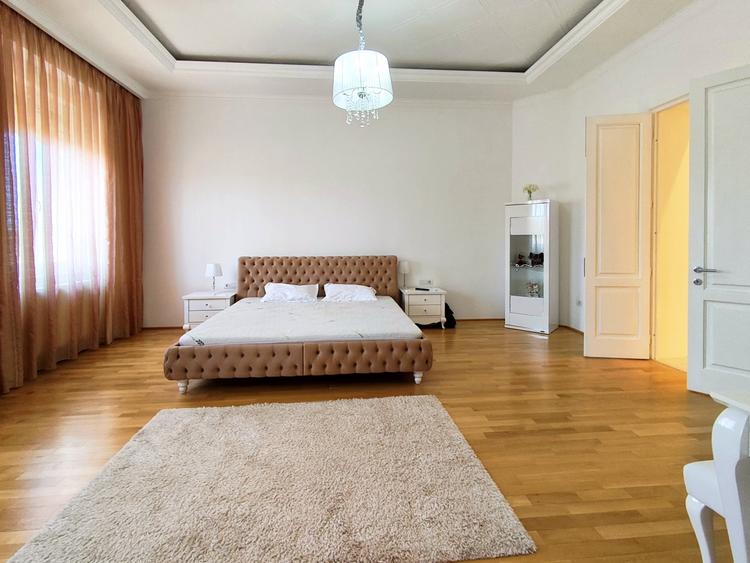 Apartament cu 3 camere decomandat, mobilat în Neptun