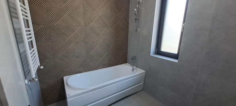 Casă cu 4 camere cu Teren 500 Mp în Vișani