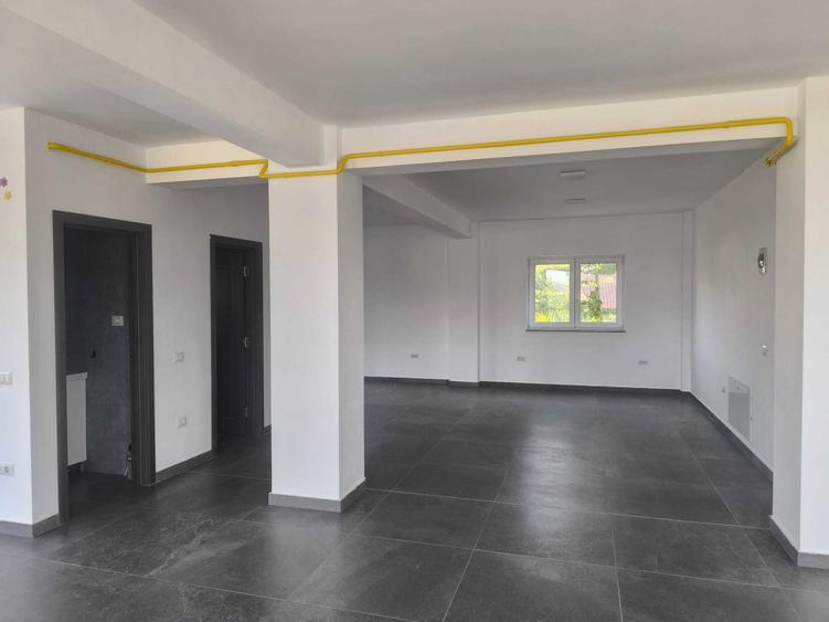 Spațiu comercial, de 176 mp, în Burdujeni