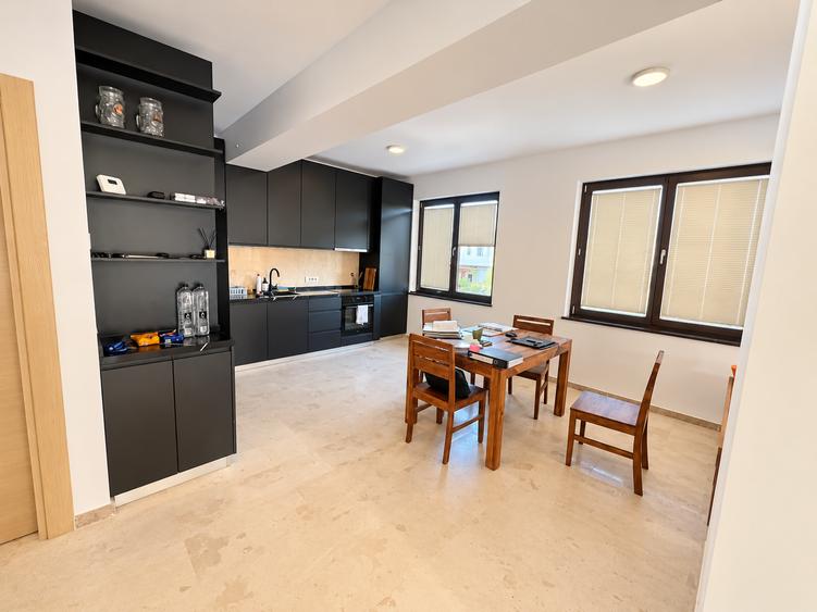 Apartament cu 5 camere decomandat în Grădina Icoanei