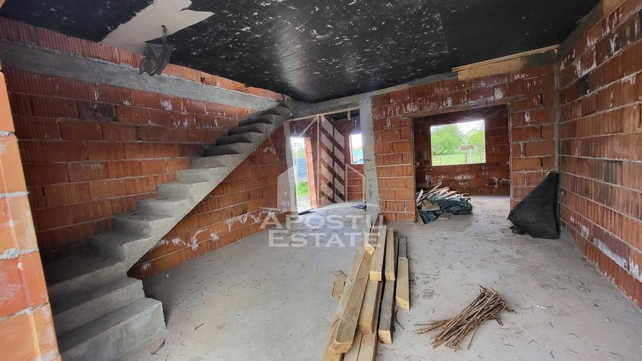 Duplex cu 3 camere cu Canalizare în Covaci