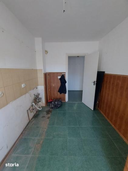 Apartament cu 3 camere în Calea București