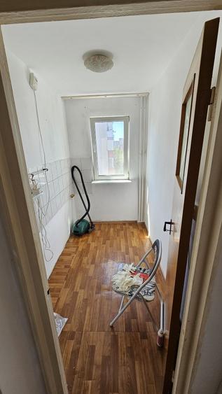 Apartament cu 2 camere semidecomandat în Giurgiului