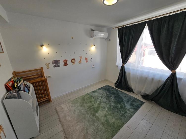 Duplex cu 4 camere cu Teren 300 Mp în Domnești