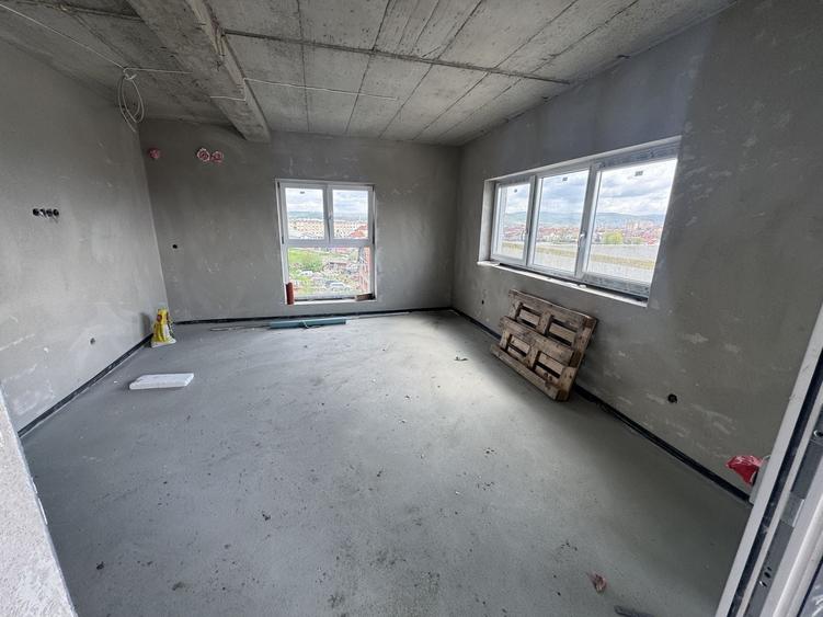 Penthouse cu 3 camere decomandat în Țiglari