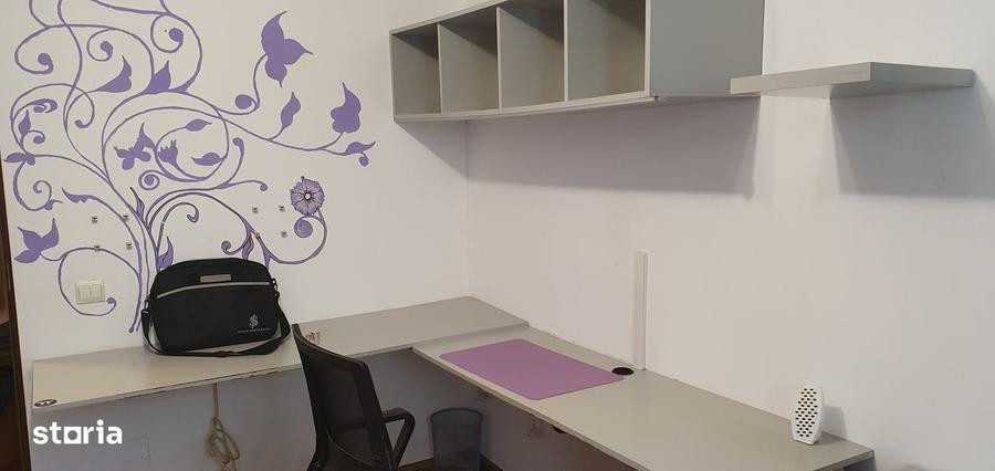 Apartament cu 2 camere decomandat, mobilat în Central