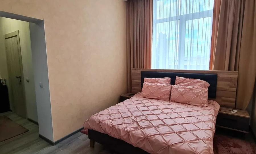 Apartament cu 5 camere decomandat, mobilat în Mihai Bravu