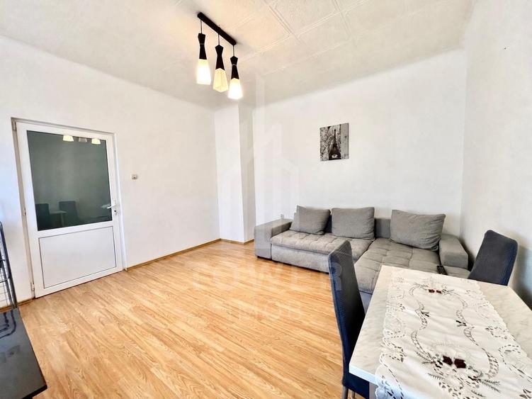 Apartament cu 3 camere decomandat în Piața Cluj