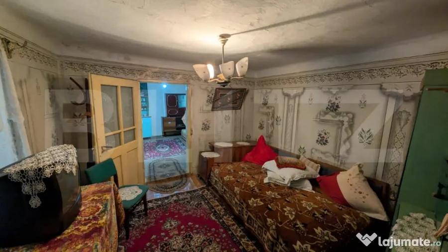 Casă cu 3 camere cu Teren 2540 Mp în Central