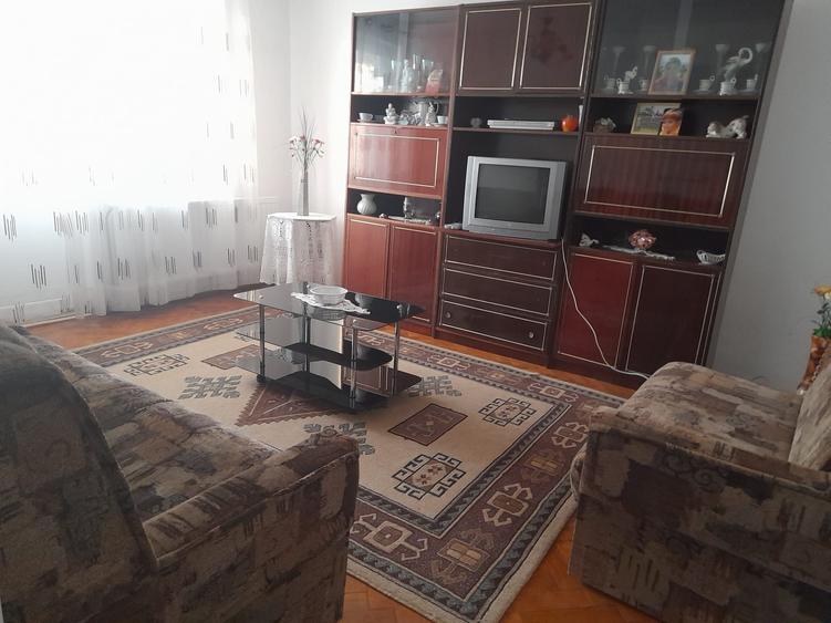 Apartament cu 2 camere decomandat în Exterior Vest