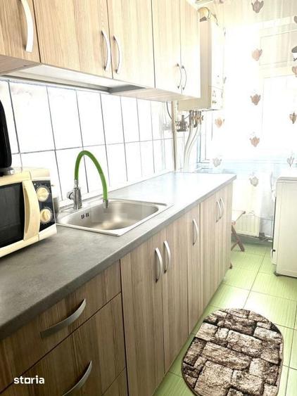 Apartament cu 3 camere semidecomandat în Teilor