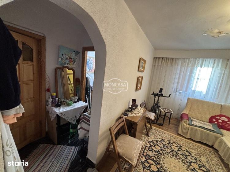 Apartament cu 3 camere semidecomandat în Central