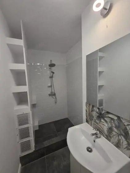 Garsonieră decomandată în Unirii