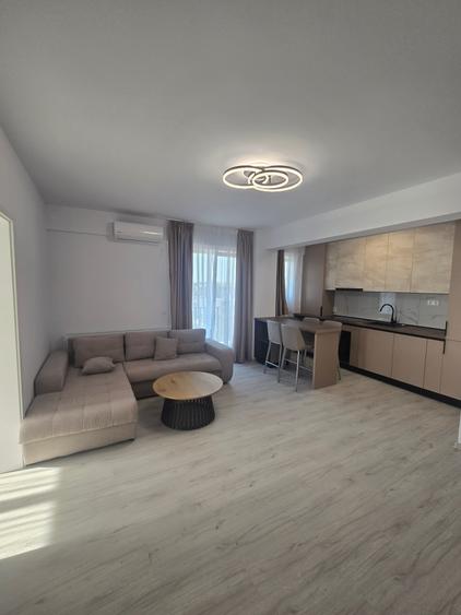 Apartament cu 3 camere semidecomandat în Central