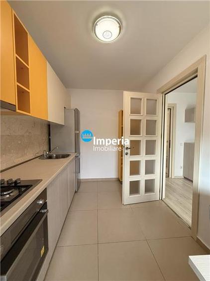 Apartament cu 2 camere semidecomandat în Podul de Fier