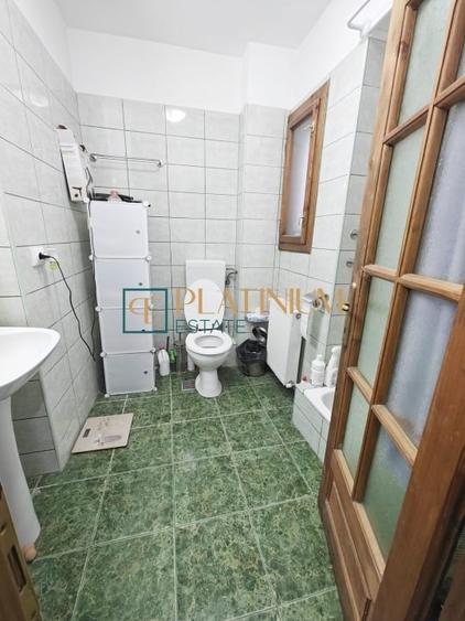 Casă individuală cu 6 camere cu Canalizare în Dâmbovița