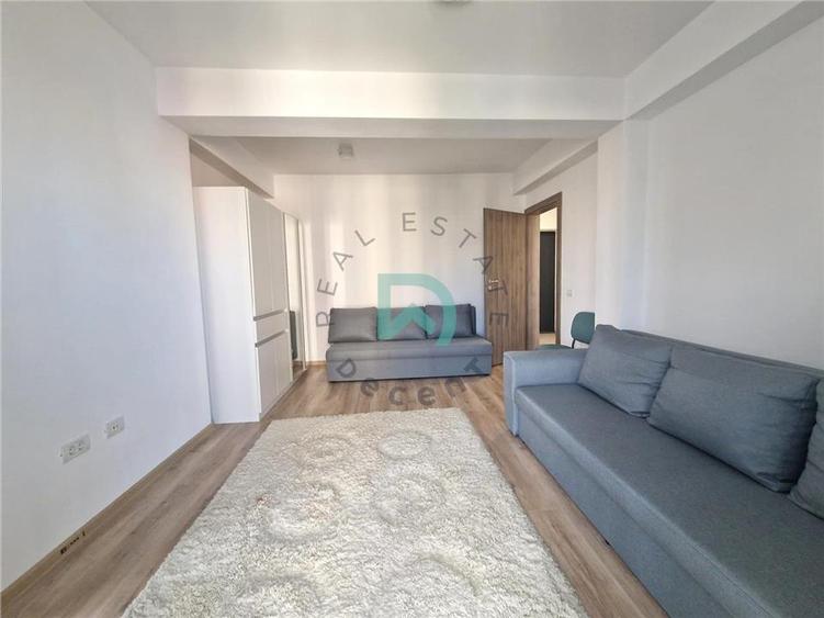Apartament cu 2 camere decomandat în Tractorul