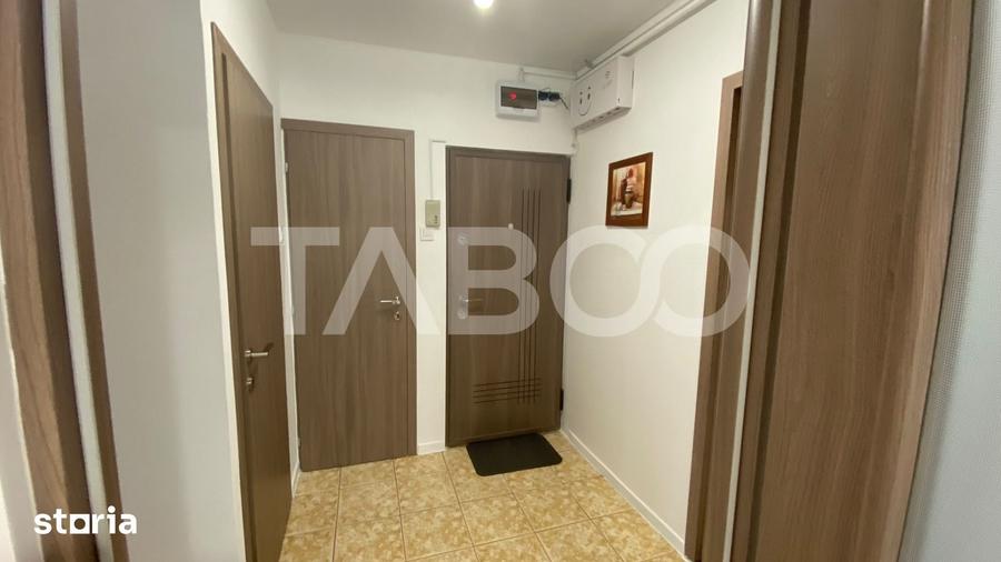Apartament cu 3 camere decomandat în Vasile Aaron