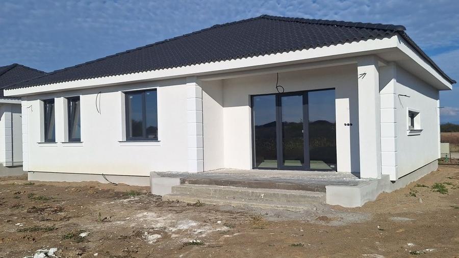Casă cu 3 camere în Central