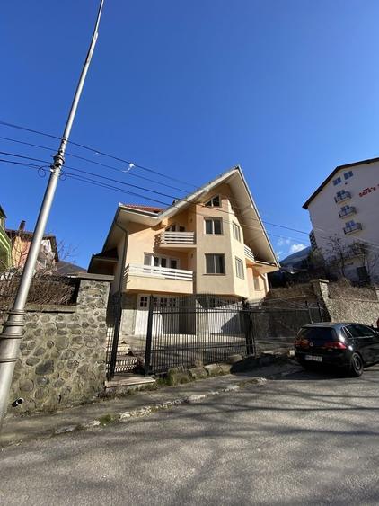 Casă cu 4 camere în Băile Herculane