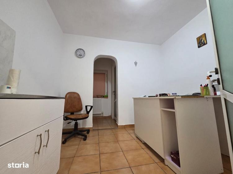 Apartament cu 4 camere decomandat în E3