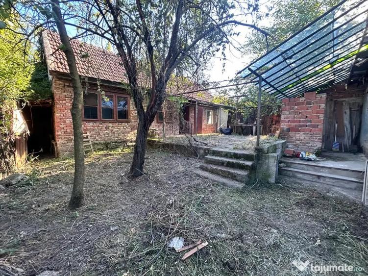Casă cu 4 camere cu Teren 555 Mp în Central