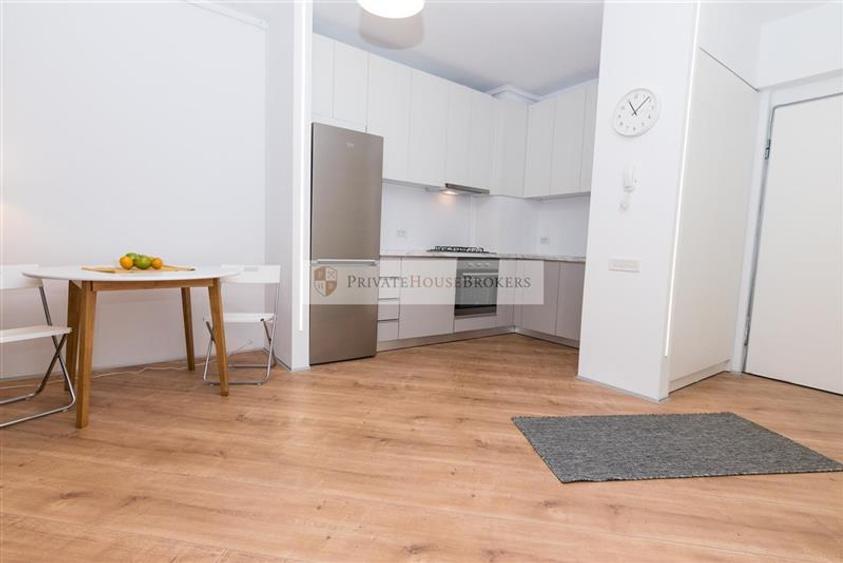 Apartament cu 2 camere semidecomandat, mobilat în Pipera