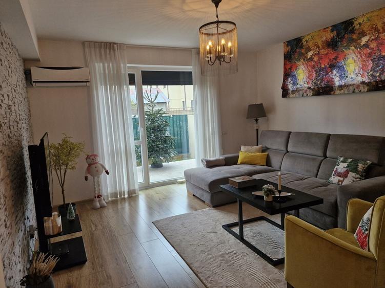 Apartament cu 2 camere decomandat în Central