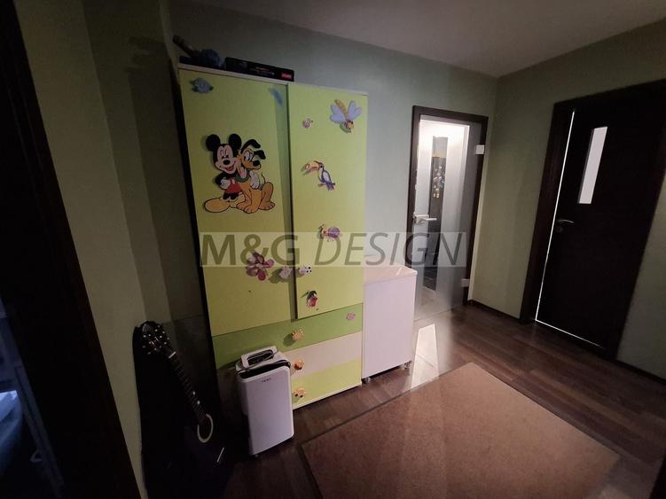 Apartament cu 3 camere decomandat, mobilat în Lunei