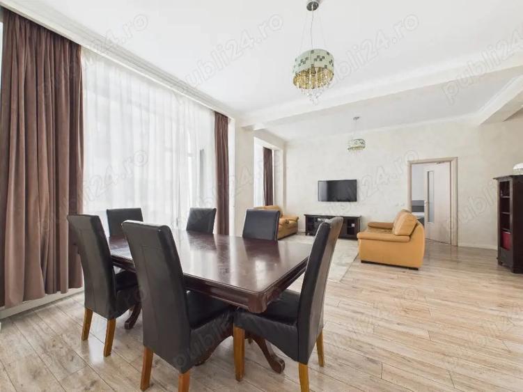 Apartament cu 3 camere semidecomandat în Dămăroaia