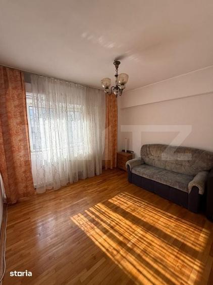 Apartament 3 camere, Decomandat, Zona Mall, Etajul 2 - 4