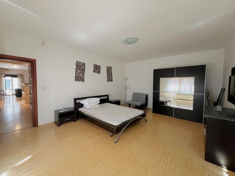 Apartament cu 2 camere decomandat, mobilat în Polonă