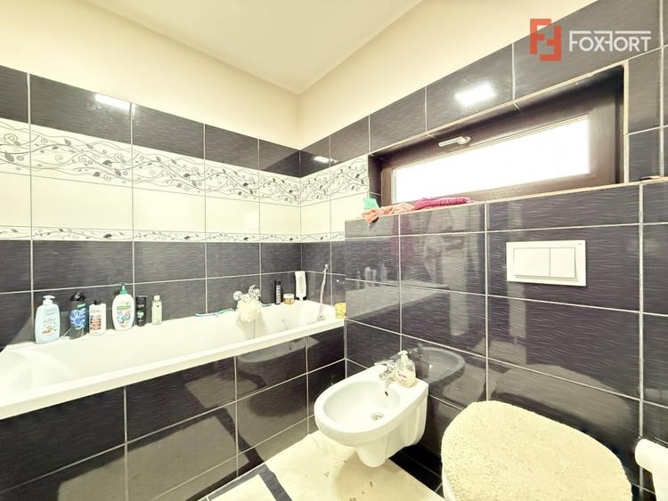 Casă individuală cu 5 camere cu Piscina în Giroc