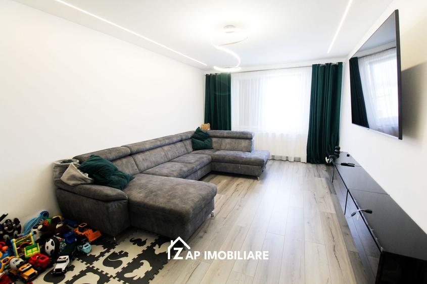 Apartament cu 3 camere decomandat, mobilat în Tudor