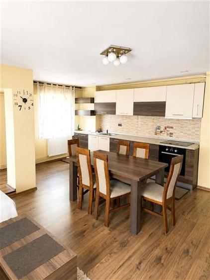Apartament cu 3 camere decomandat, mobilat în Traian