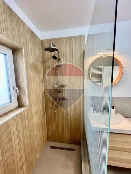 Apartament cu 2 camere semidecomandat, mobilat în Florești