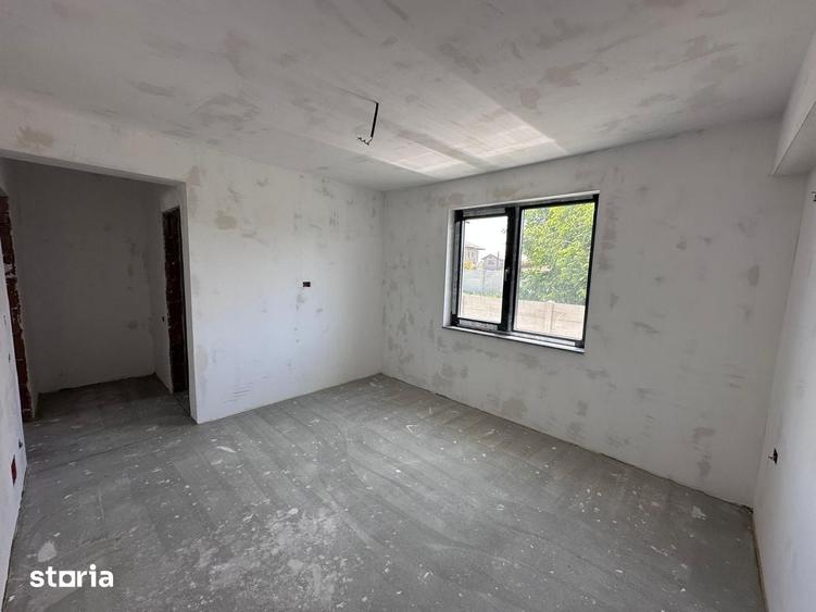 Casă cu 4 camere cu Teren 400 Mp în Domnești